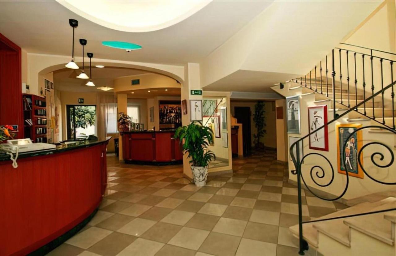 Hotel Adriatico Bellaria-Igea Marina Exterior photo